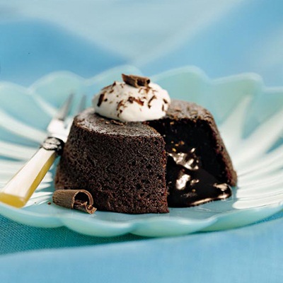 chocolate-molten-cake-recipe-harryanddavid