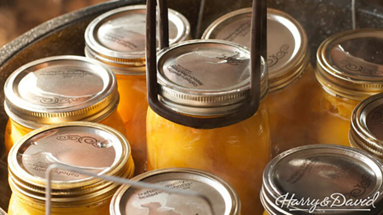 Canning peaches process.