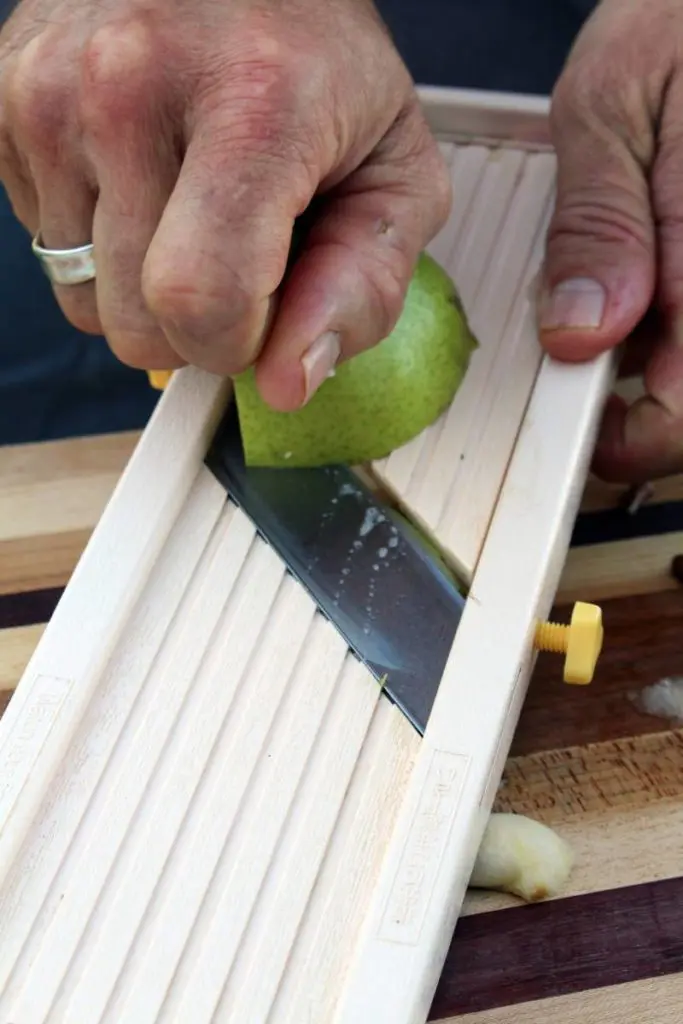How To Cut Pears, slicing Part 1