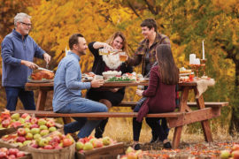 Thanskgiving-quotes-outdoor-dining