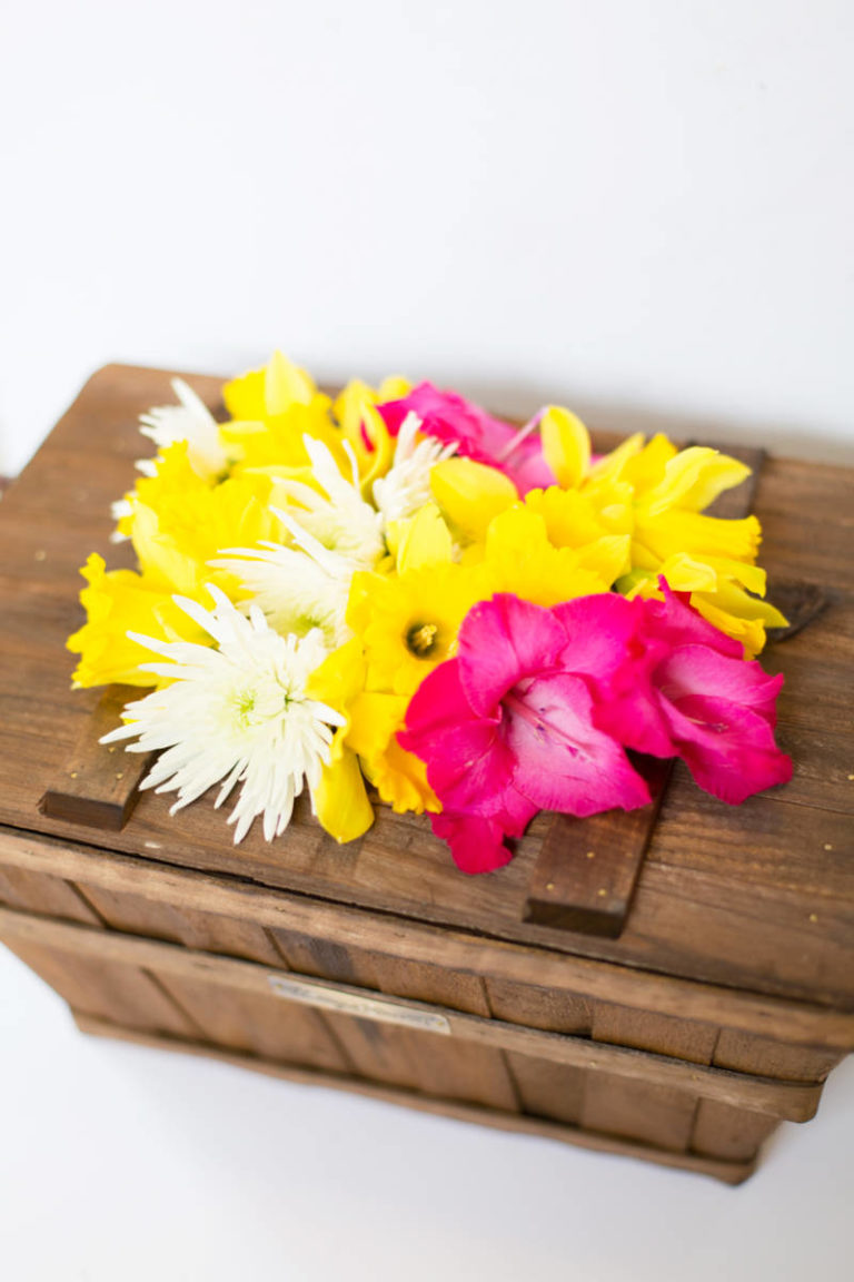 Easter Basket with flowers DIY Project