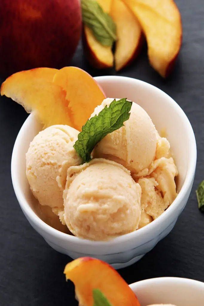 4 Summer Peach Desserts