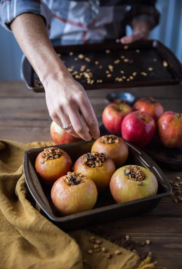 Granola Topped Baked Apples Recipe