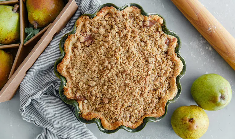 pear pie with crumble topping