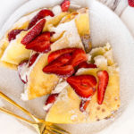 Crepe recipe topped with strawberries
