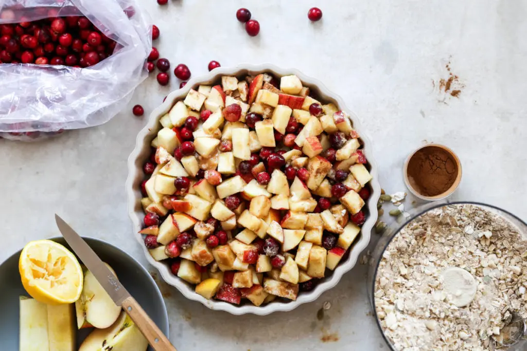 how to make a homemade apple cranberry crisp