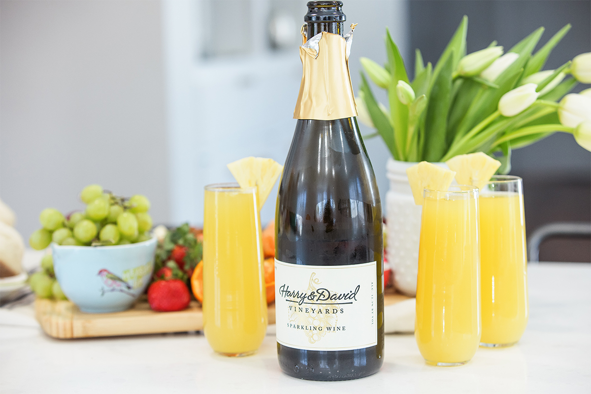 pineapple mimosas with Harry & David sparkling wine