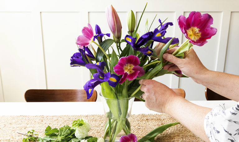 Six Steps for Receiving and Arranging a Flower Bouquet