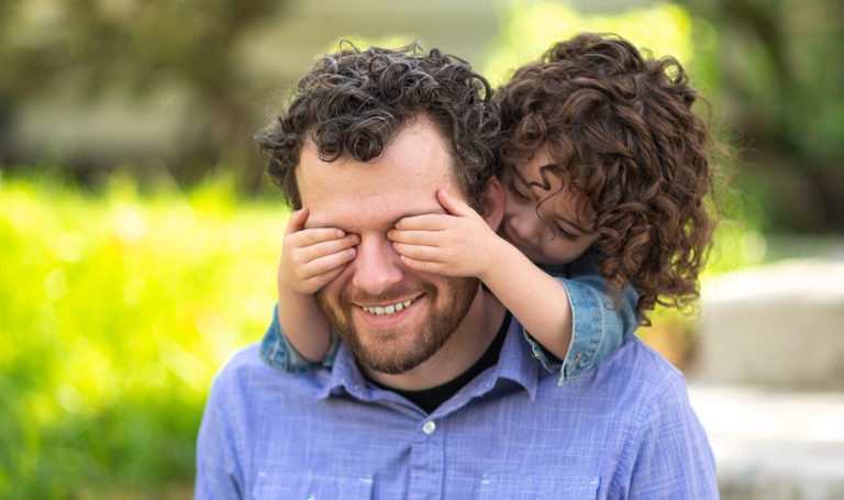 dad-and-daughter-celebrating-fathers-day