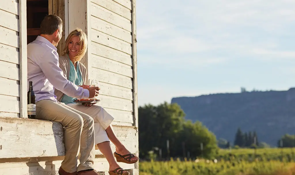 couple drinking wine