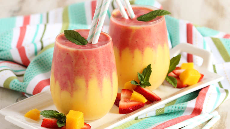 The Perfect Mango Strawberry Smoothie Recipe