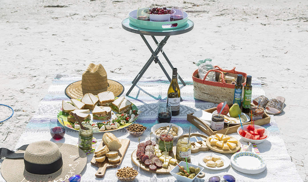 5 Easy Picnic Ideas for the Perfect Summer Day!