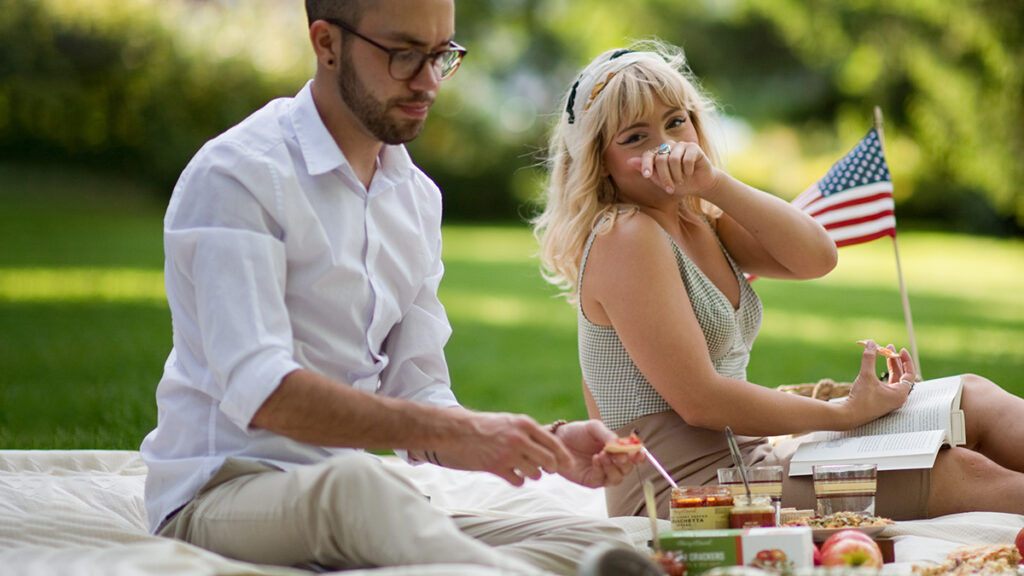 labor day facts image -- couple on a picnic