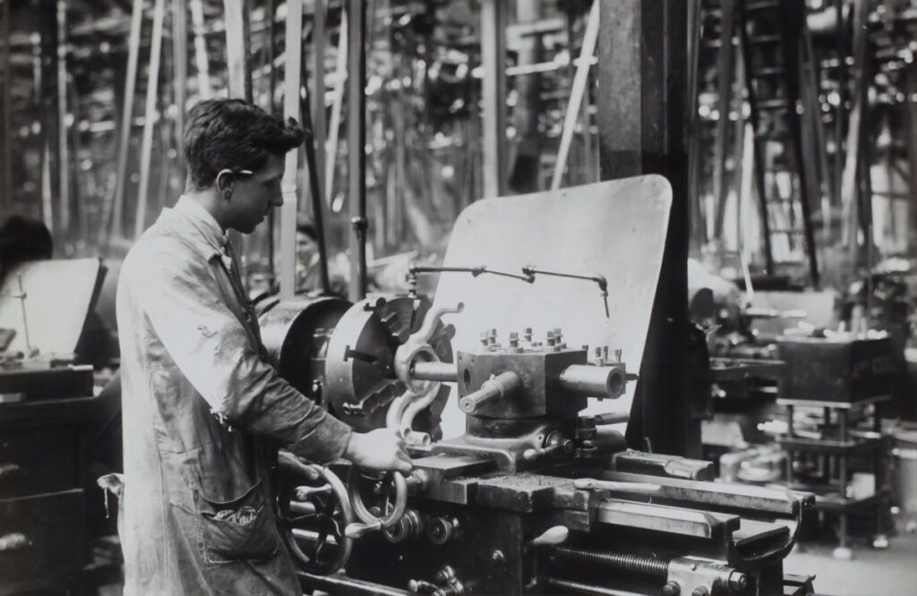 labor day facts image -- factory worker 1900s