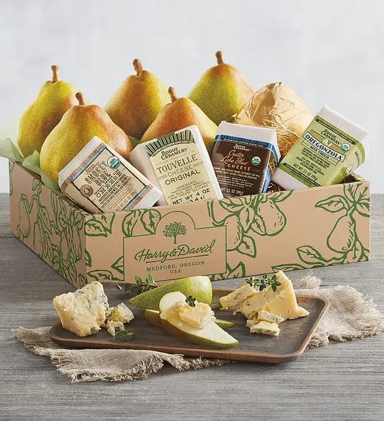 Rogue creamery image - Harry & David gift basket with pears and rogue creamery cheese