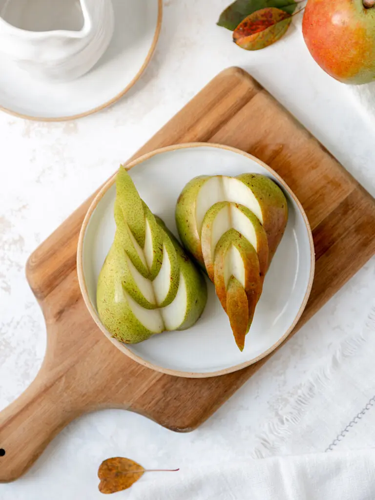 How to Cut a Pear in Half, into Slices, Cubed and Fancy