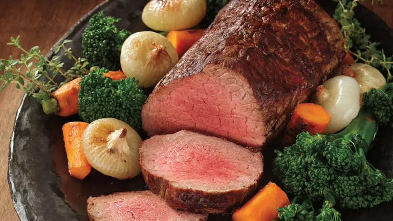 A photo of chateaubriand closeup