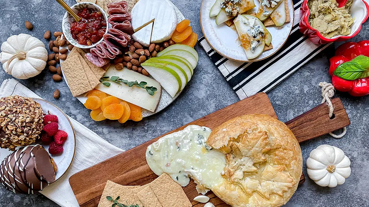 Vegan Cheese Board (perfect for entertaining!) - Flora & Vino