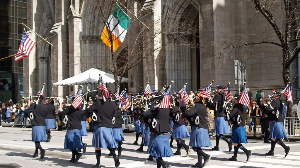 A photo of St. Patrick's Day with a parade in Ireland.