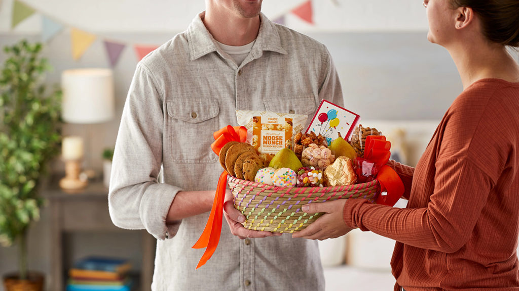 giving gift baskets