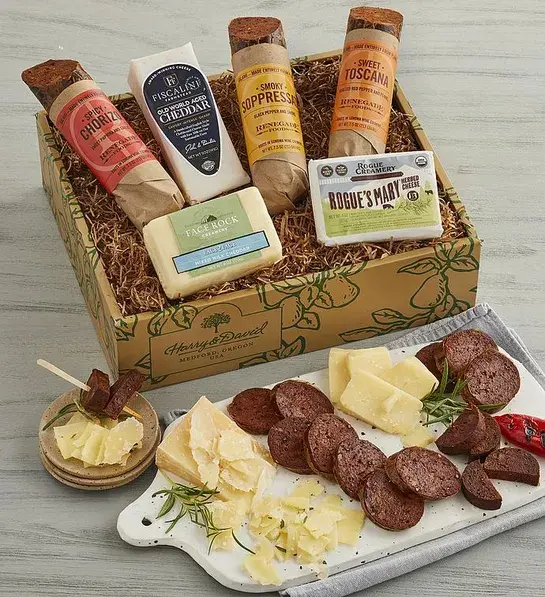 Best gifts with a box of vegetarian charcuterie and cheese.