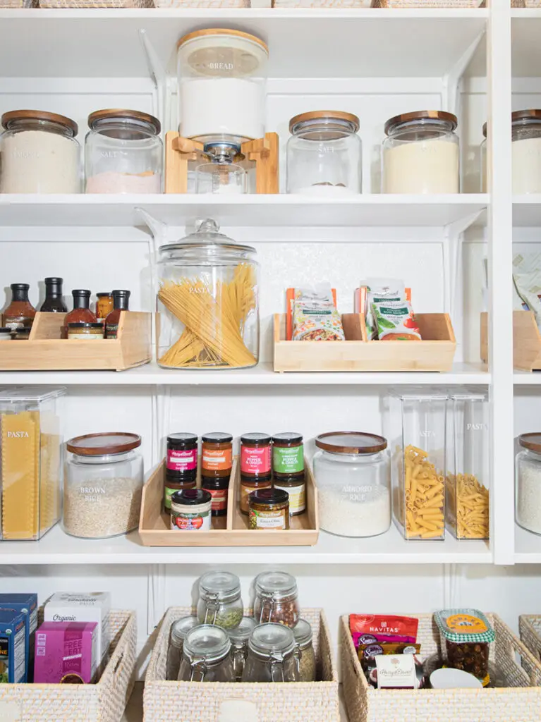 How to stock a pantry with a fully stocked pantry.