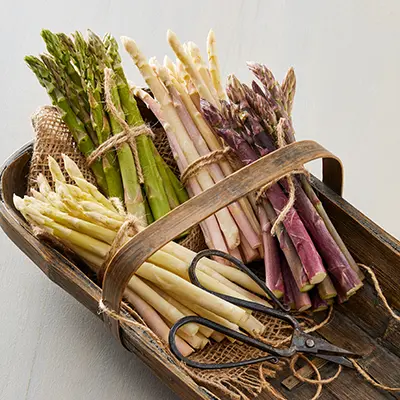 How to keep vegetables fresh with a basket of asparagus.